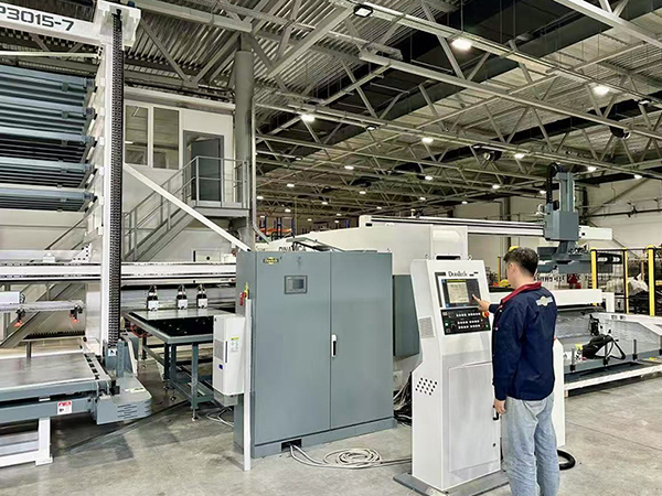 Tự động hóa dây chuyền sản xuất trong ngành gia công kim loại tấm