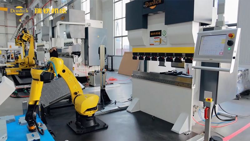 Máy Chấn Gấp Tấm Kết Hợp Robot Cố Định Dòng RBC